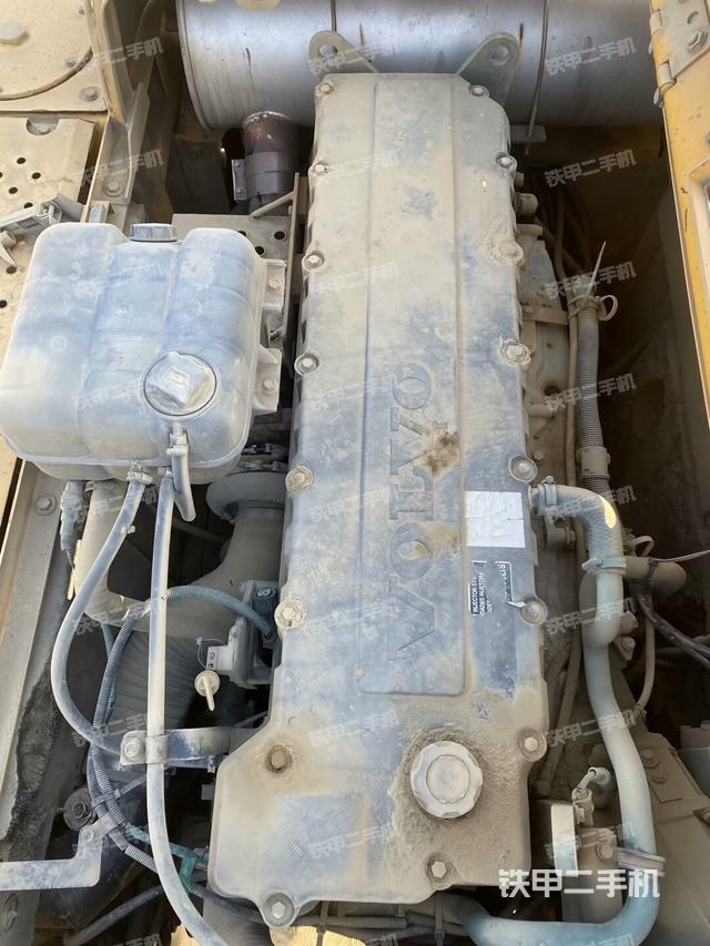 發(fā)動(dòng)機(jī)整體俯視（整機(jī)外觀）