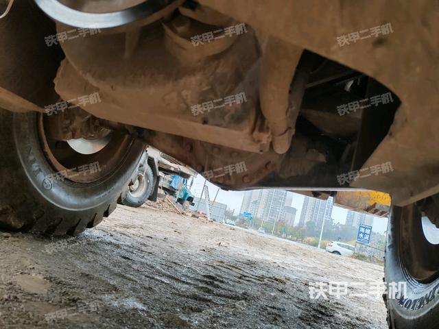 前驅(qū)動橋（液壓/傳動系統(tǒng)）