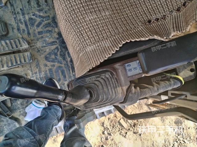 座椅左側(cè)控制臺/音響/含左手柄（駕駛室部分）