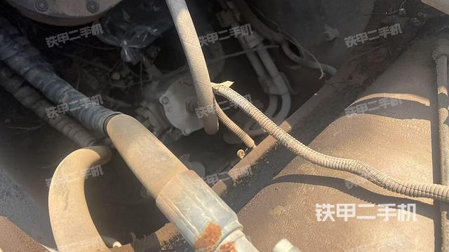 中央回轉(zhuǎn)接頭特寫（上車部件）