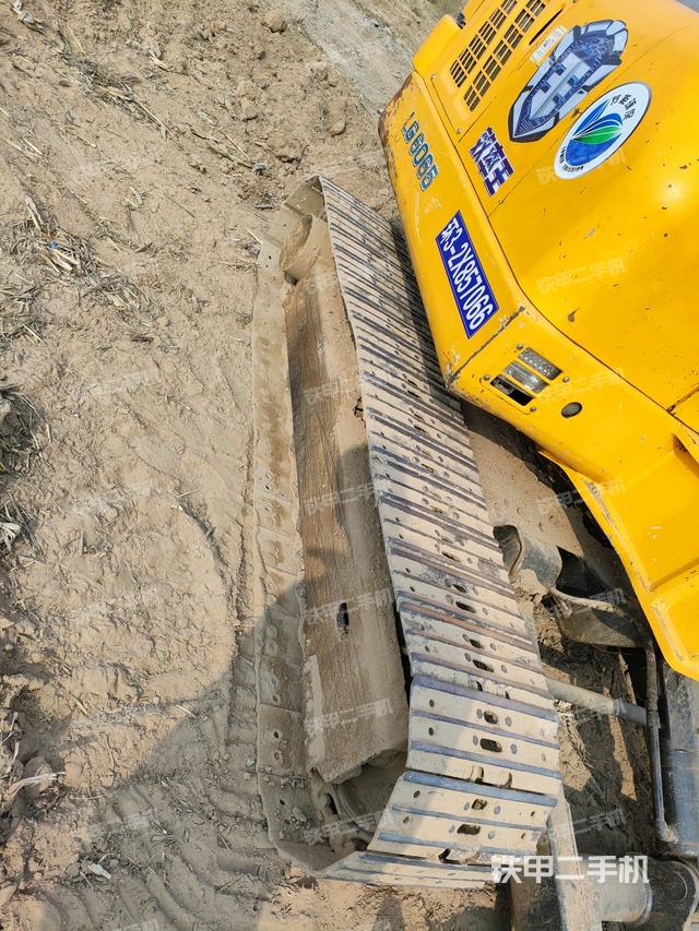 左側(cè)履帶整體?（行走機(jī)構(gòu)）