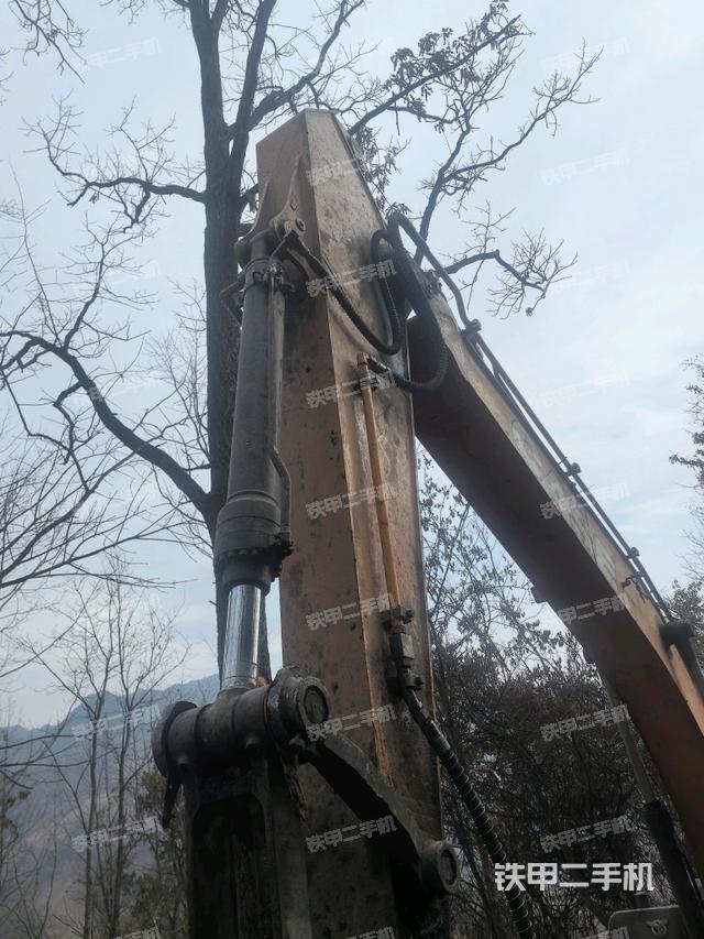 小臂整體左后（工作和回轉裝置）