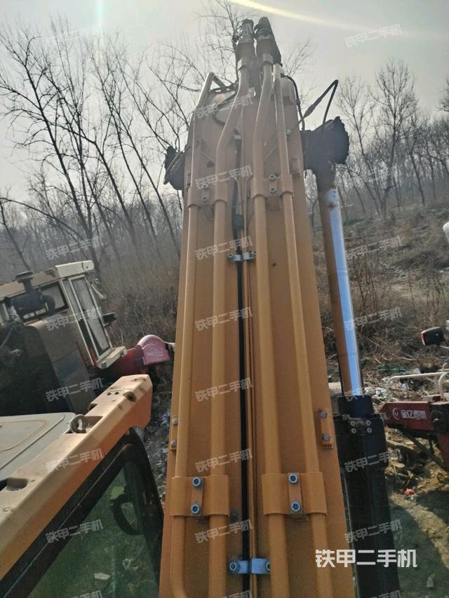 大臂背部俯視（工作和回轉(zhuǎn)裝置）