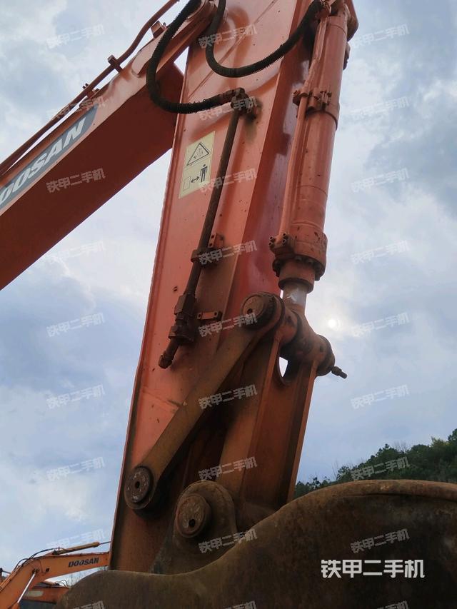 小臂整體左后（工作和回轉(zhuǎn)裝置）