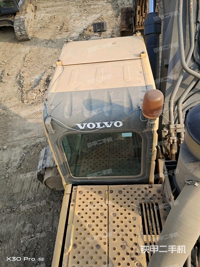 駕駛室頂部（整機(jī)外觀）