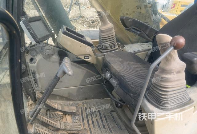 駕駛室整體（整機(jī)外觀）