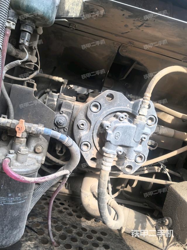 液壓泵斜45?右（大件艙室）