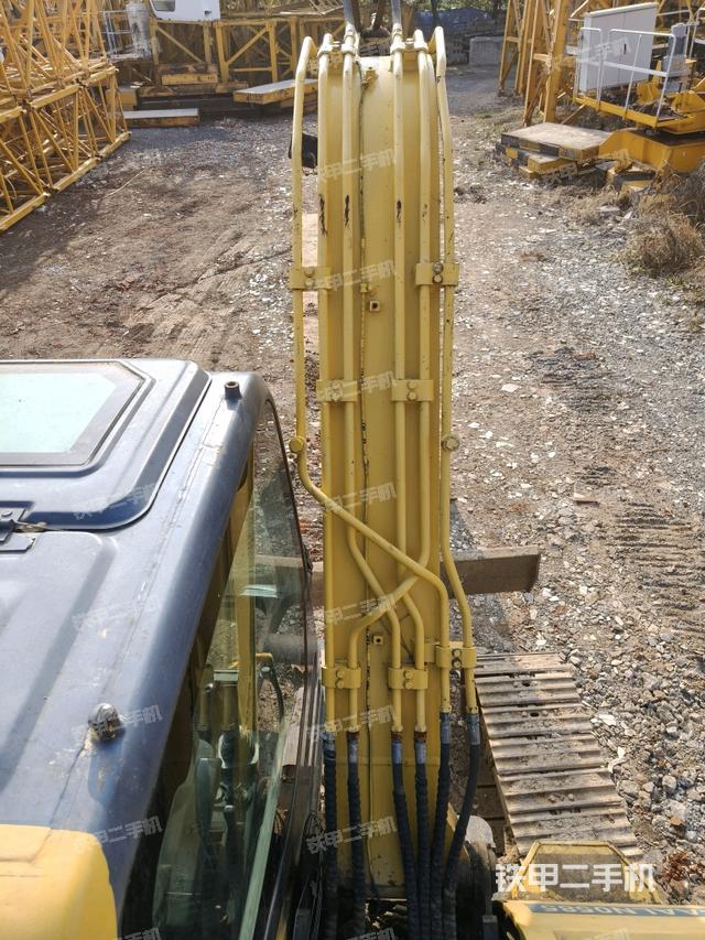 大臂背部俯視（工作和回轉(zhuǎn)裝置）