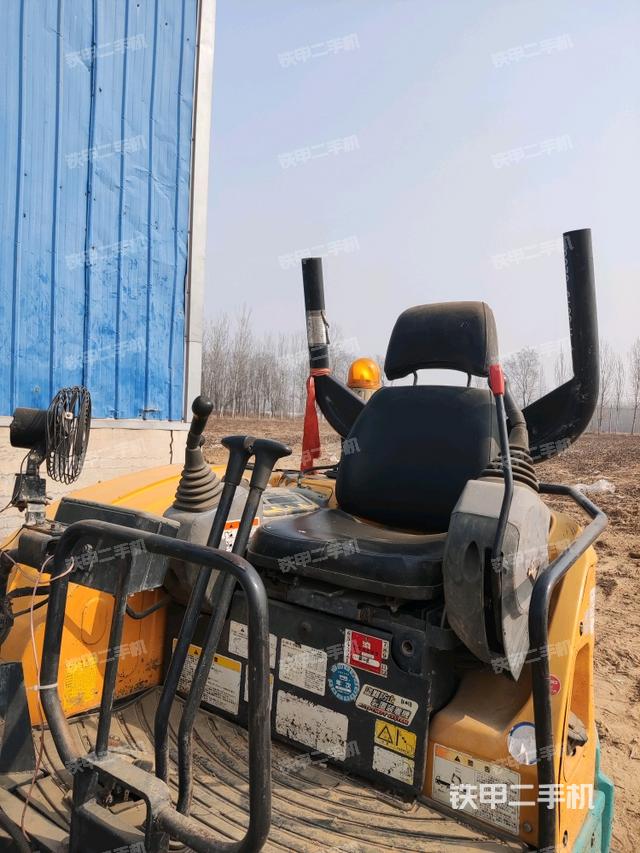 后窗玻璃角標(biāo)（駕駛室部分）