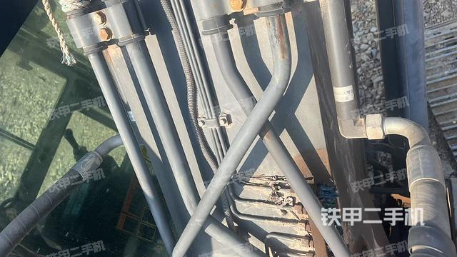 大臂背部俯視（工作和回轉(zhuǎn)裝置）