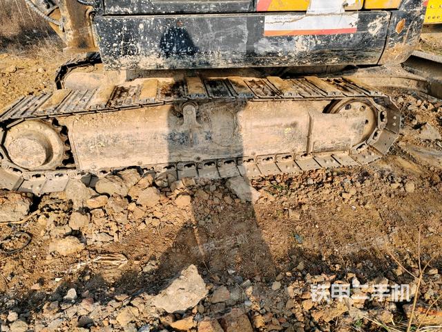 右側(cè)履帶整體?（行走機(jī)構(gòu)）