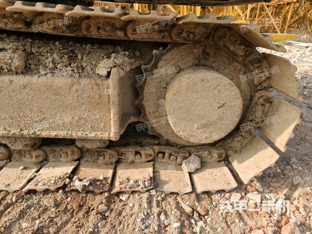 右驅(qū)動(dòng)輪（行走機(jī)構(gòu)）