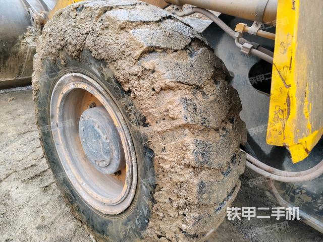 右前輪（行走機構(gòu)）