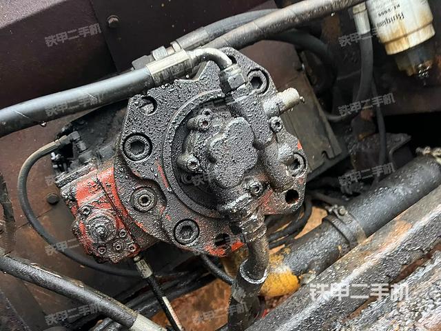 液壓泵艙室正面整體（整機(jī)外觀）