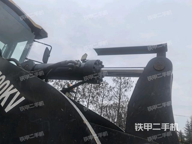 鏟斗油缸側(cè)面(工作裝置) 鏟斗油缸側(cè)面(工作裝置)