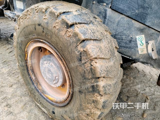 右后輪（行走機構(gòu)）