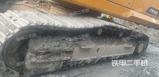 單側(cè)履帶整體（整機(jī)外觀）