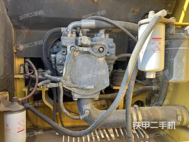 液壓泵艙室正面整體（整機(jī)外觀）