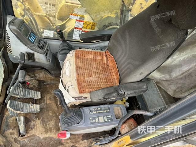 驾驶室整体（整机外观）