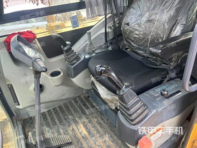 驾驶室整体（整机外观）