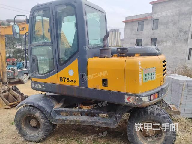 整機右后45°（整機外觀）