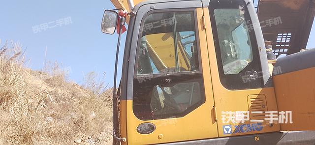 駕駛室整體（整機外觀）