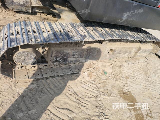 單側(cè)履帶整體(整機外觀) 單側(cè)履帶整體(整機外觀)