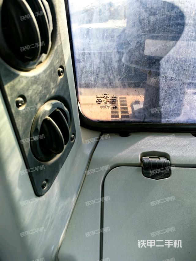 后窗玻璃角標(biāo)（駕駛室部分）