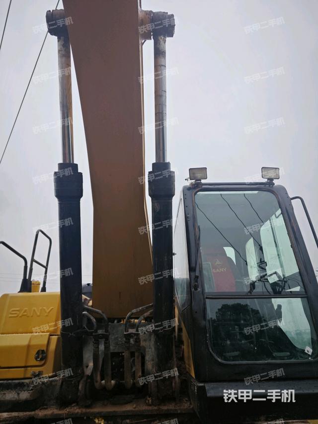 大臂油缸整體?豎拍（工作和回轉(zhuǎn)裝置）