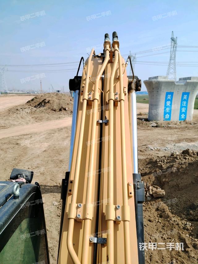 大臂背部俯視（工作和回轉(zhuǎn)裝置）