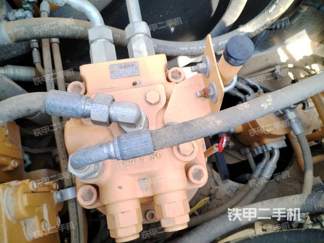 回轉(zhuǎn)馬達(dá)（上車部件）