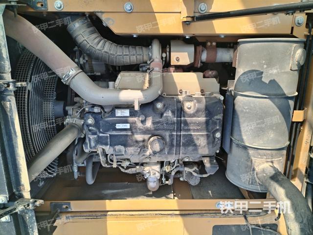 發(fā)動(dòng)機(jī)室（上車(chē)部件）