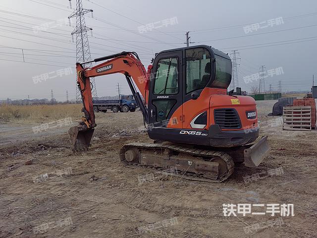 駕駛室整體（整機(jī)外觀）