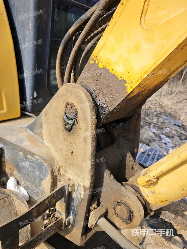 大臂根部?斜（工作和回轉(zhuǎn)裝置）