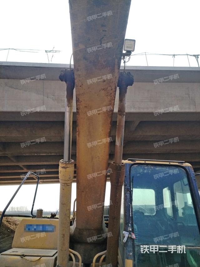 大臂油缸整體?豎拍（工作和回轉裝置）