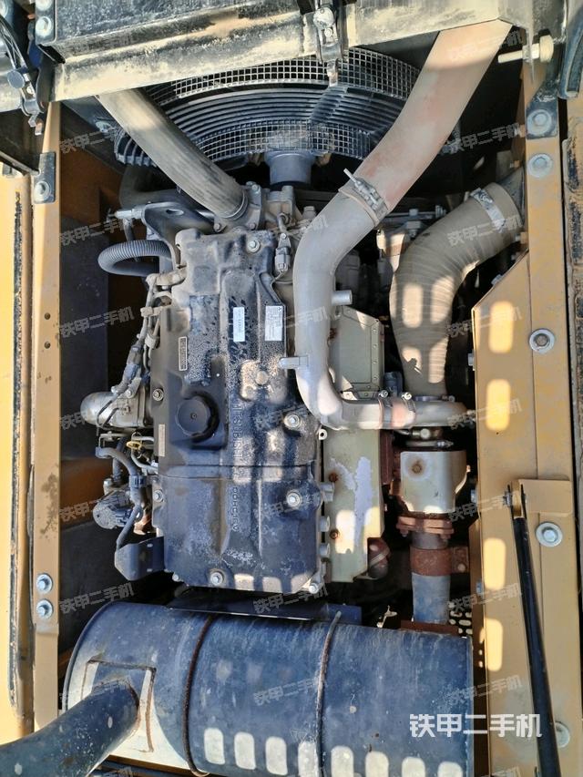 發(fā)動(dòng)機(jī)室（上車部件）