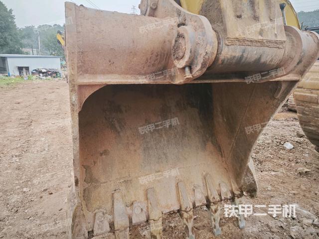 鏟斗右后整體（工作和回轉(zhuǎn)裝置）