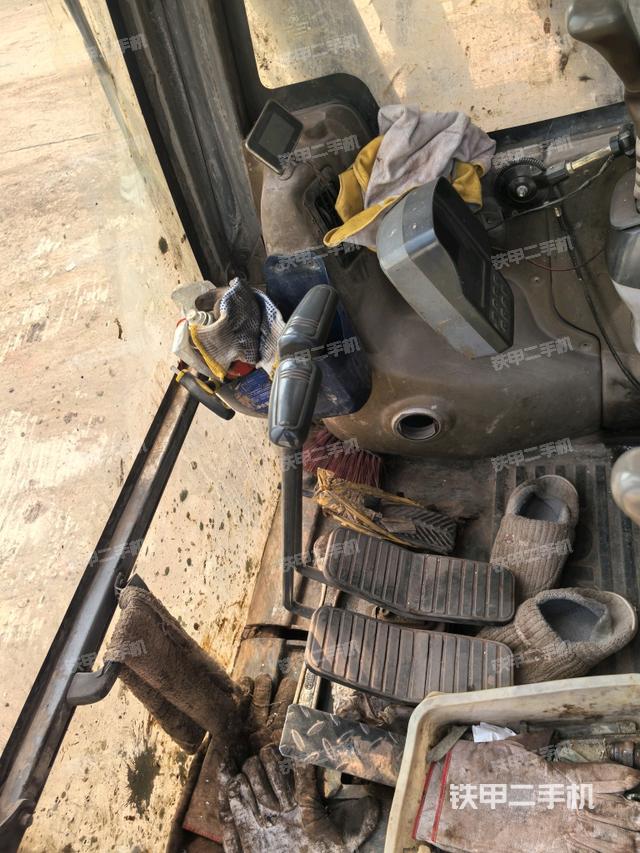 座椅左側(cè)控制臺(tái)/音響/含左手柄（駕駛室部分）