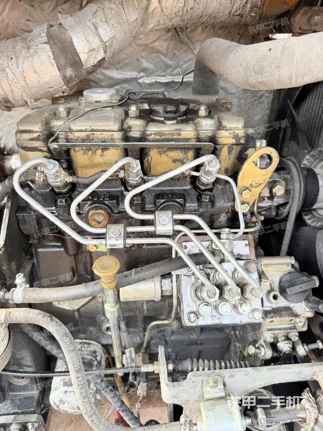 發(fā)動(dòng)機(jī)整體俯視(整機(jī)外觀) 發(fā)動(dòng)機(jī)整體俯視(整機(jī)外觀)