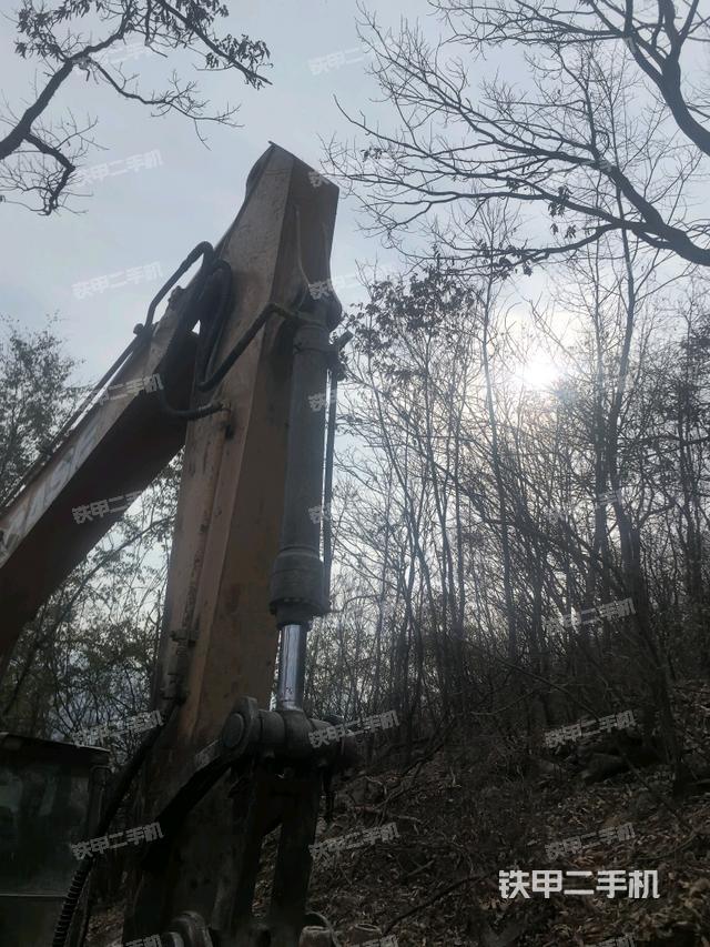 小臂整體右前（工作和回轉裝置）