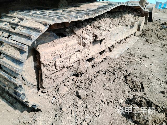 左側(cè)履帶整體?（行走機(jī)構(gòu)）