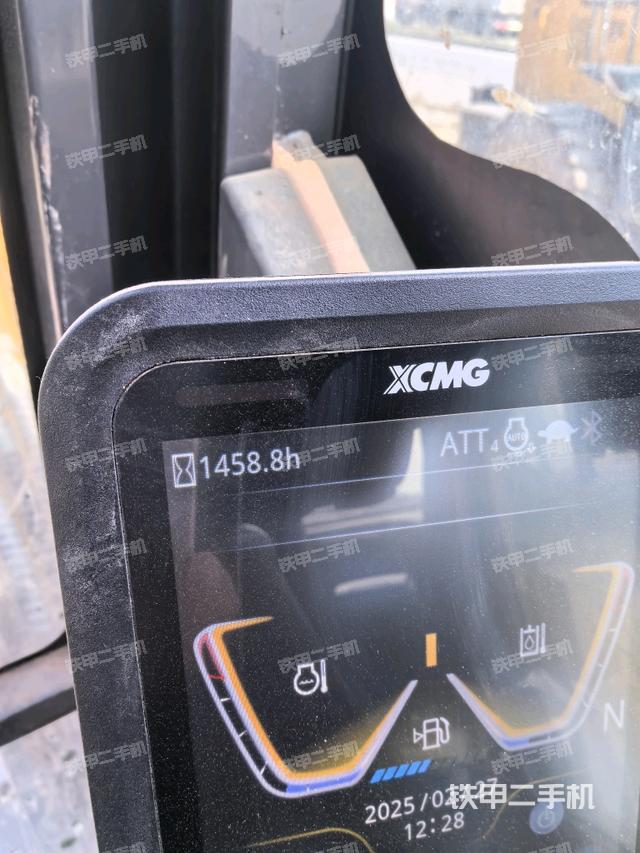 ?駕駛室正側(cè)(駕駛室部分) ?駕駛室正側(cè)(駕駛室部分)