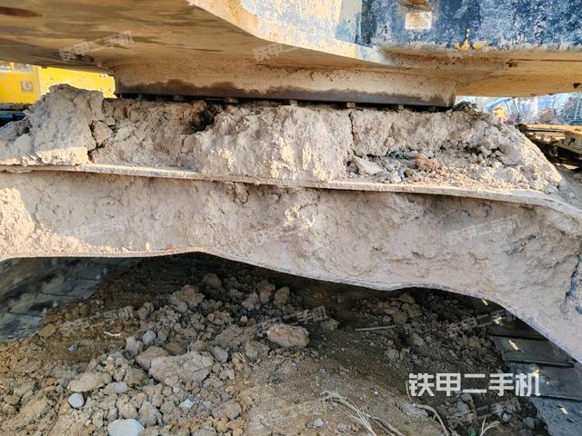 轉(zhuǎn)盤和下車架正前（工作和回轉(zhuǎn)裝置）