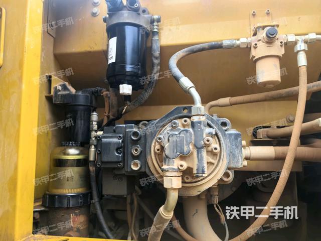 液壓泵斜45?左（大件艙室）