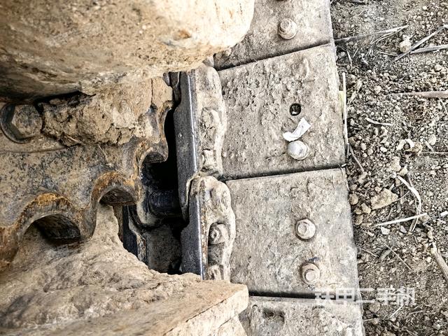 右驅(qū)動(dòng)輪（行走機(jī)構(gòu)）