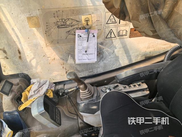 座椅右側(cè)控制臺(tái)/鑰匙門/油門/含右手柄（駕駛室部分）