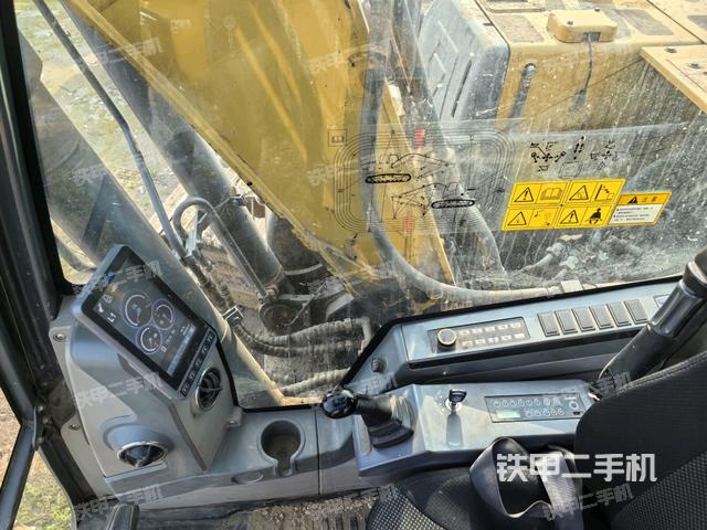 座椅右側(cè)控制臺(tái)/鑰匙門/油門/含右手柄（駕駛室部分）