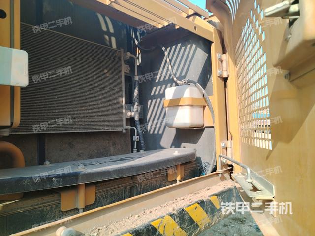 散熱器正面（大件艙室）