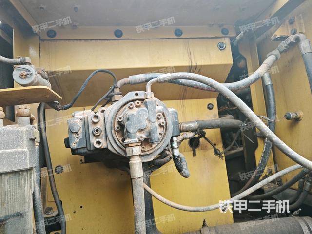 液壓泵斜45?左（大件艙室）