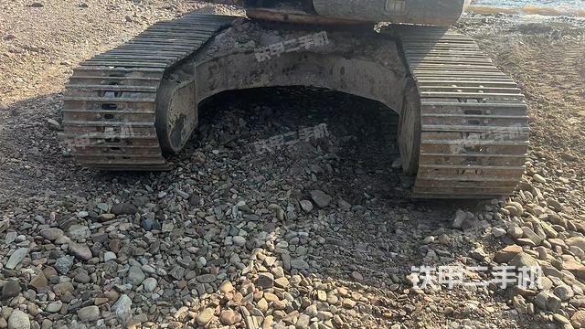 轉(zhuǎn)盤和下車架正前（工作和回轉(zhuǎn)裝置）